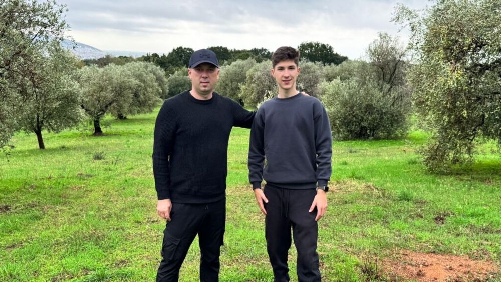 O familie de români s-a apucat de producția de ulei de măsline și are propria livadă, în Creta/ Cosmin Filipaș: „Într-o lume în care se vorbește mult despre sustenabilitate, dar puțin se face, noi am ales să plantăm rădăcini. La propriu”