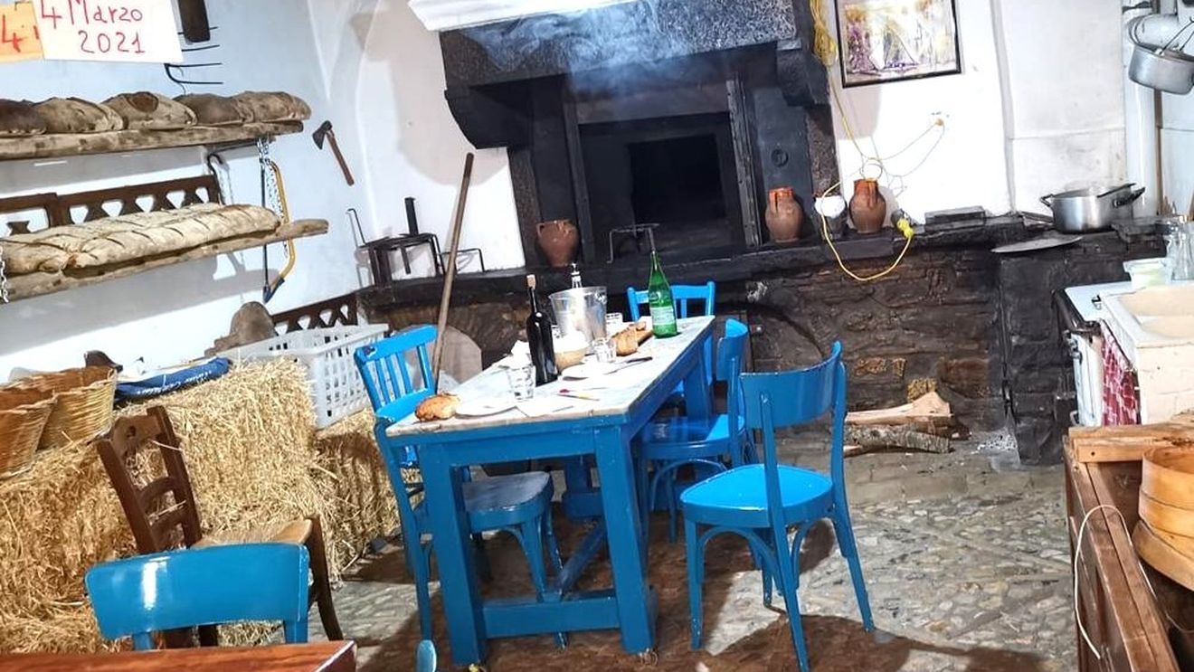 VIDEO / Un cuptor de pâine încălzit cu paie, cu o activitate neîntreruptă de 500 de ani, în regiunea Puglia din Italia
