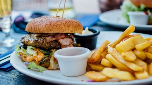 Cel mai amplu studiu legat de felul în care noile obiceiuri alimentare destabilizează planeta. „Transformarea trebuie să depășească simpla producție de calorii și să garanteze dreptul la hrană, muncă echitabilă și un mediu sănătos”