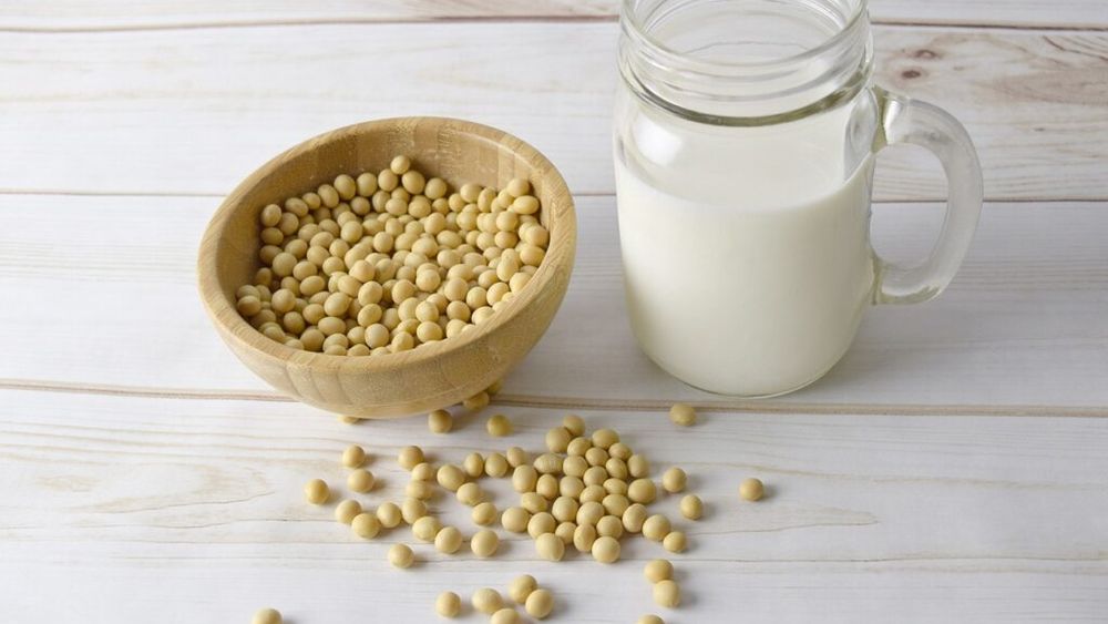 O rețetă simplă de lapte de soia pe care îl putem face singuri acasă în doar câteva minute