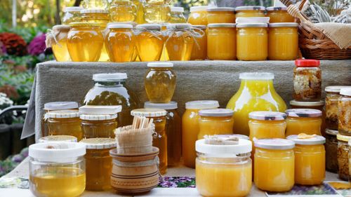 Târgul de Miere revine la Muzeul Satului / Produse apicole din toată țara, degustări și ateliere dedicate Zilei Internaționale a Albinei