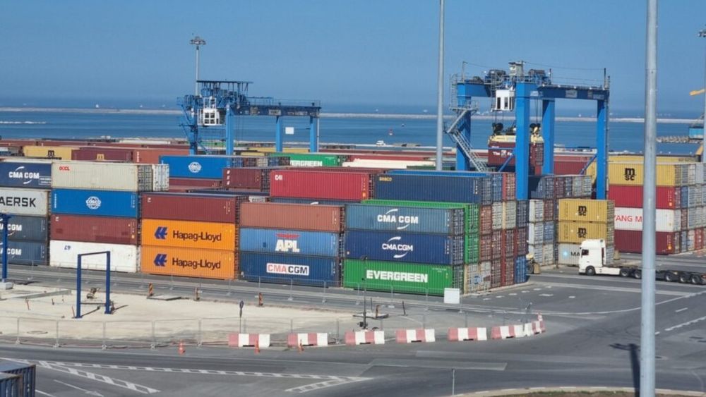 Toate drumurile intens circulate din portul Constanța, asfaltate până la campania agricolă de recoltare