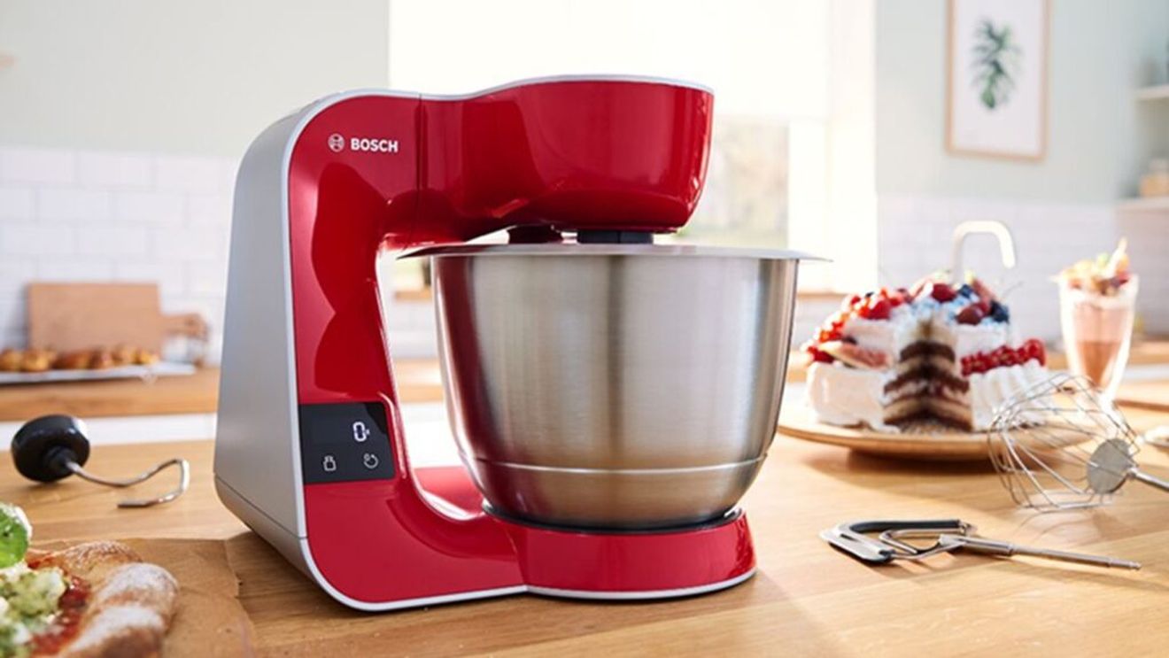 Mixerul de bucătărie, de la invenția lui Herbert Johnson, până la cel cu bol de azi, care face singur toată treaba / Evoluția aparatului electric este impresionantă