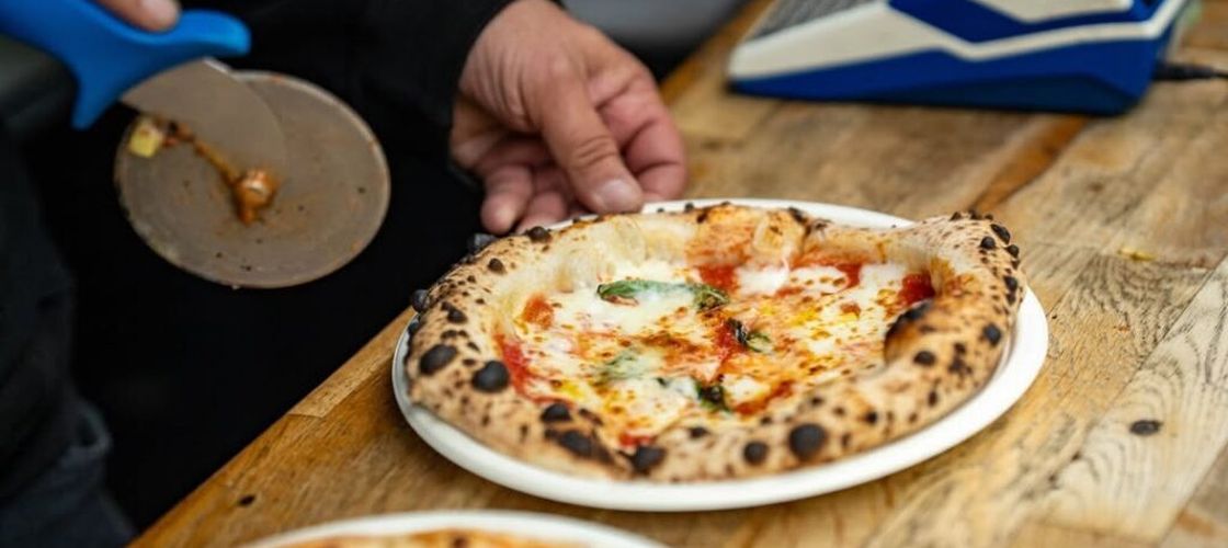 Palermo, orașul european în care street food-ul devine experiență gastronomică / Arancine, panelle, sfincione și pani ca meusa sunt câteva dintre preparatele pe care le găsești „pe stradă”
