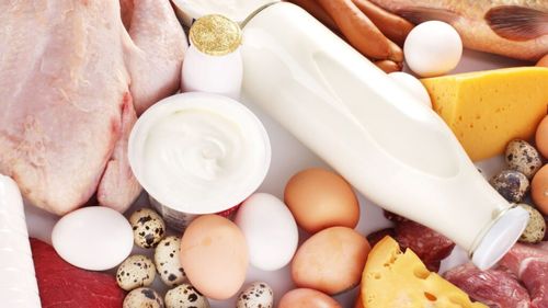 Alimente noi, cum sunt carnea și lactatele, introduse pe lista bunurilor cu risc fiscal ridicat / Micii fermieri care își vând produsele în baza carnetului de comerciant sunt exceptați de la regulile e-Transport