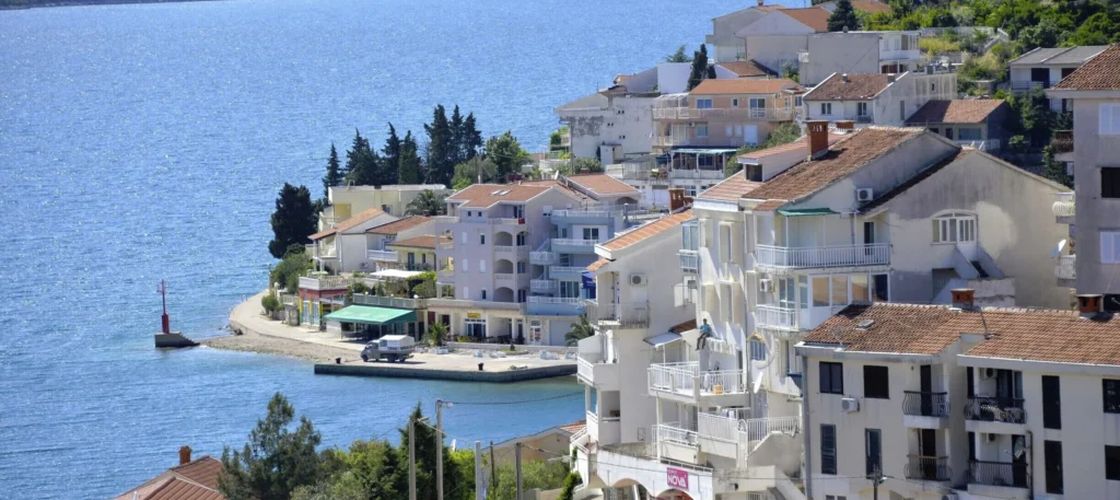 Neum, paradisul gurmanzilor cu buget redus: unde mănânci bine pe malul Adriaticii fără să-ți golești portofelul
