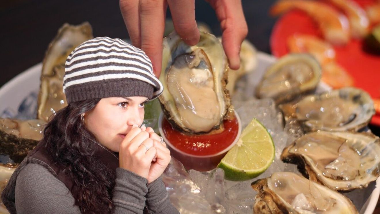 Singurul mineral din care trebuie să consumi mai mult toamna și din ce alimente îl poți obține. Te poate apăra de răceală, gripă și COVID