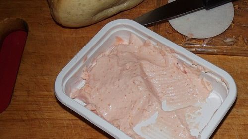 Lot de salată de icre cu caras și ceapă, retras din magazinele Kaufland / Bacteria Listeria monocytogenes, depistată în produs