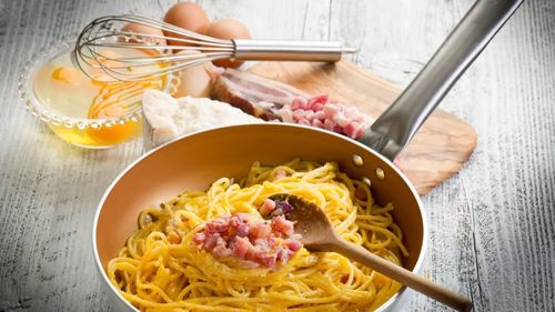 Pastele Carbonara, celebrate în Italia / Felul acesta de paste ar fi apărut după Al Doilea Război Mondial, fiind pus în legătură cu prezența soldaților americani în Peninsulă