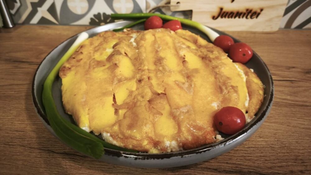 Rețetele Juanitei | Cocârțău - resturi de mămăligă prăjite cu slană și brânză/ Ceva între o turtă și un bulz la tigaie