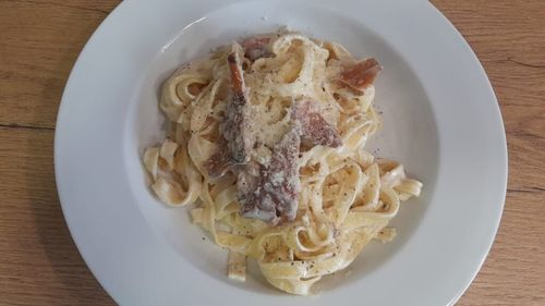 Pastele de vineri seara/ Rețetele Juanitei: Tagliatelle cu ciuperci de pădure și sos de smântână. Gusturi de toamnă