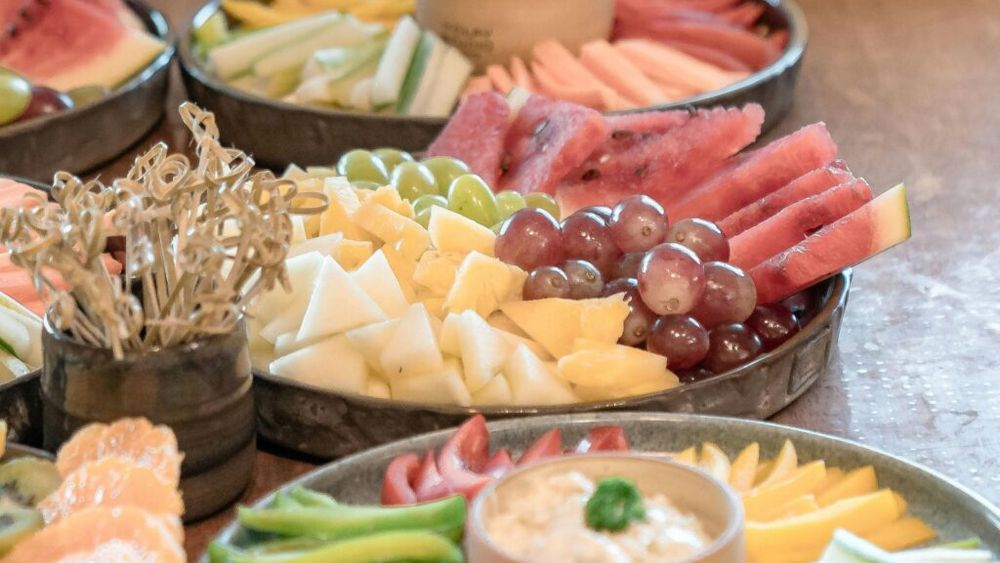 Șapte alimente care nu sunt atât de bogate în carbohidrați pe cât credeai/ Morcovul, mazărea, pepenele și alte câteva alimente se află pe lista celor care conțin carbohidrați, dar sunt bogate și în fibre, nu-ți cresc glicemia și au multe beneficii pentru sănătate