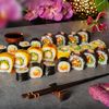 VIDEO | Mașina de preparat sushi, care întinde orezul pe foaia de alge. Nu funcționează fără bucătar, dar este principalul ajutor al acestuia. Mai repede de atât nu poți fi servit