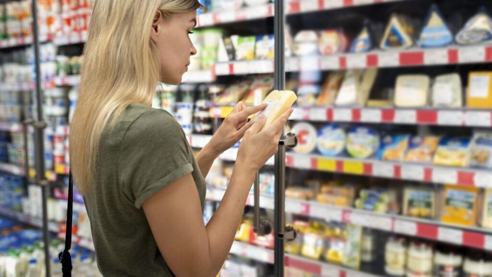 Magazin Carrefour din Bucureşti, amendat de ANPC cu 25.000 de lei, după ce s-au descoperit cantităţi mai mici decât cele declarate la mai multe produse / Mărfurile, retrase de la comercializare