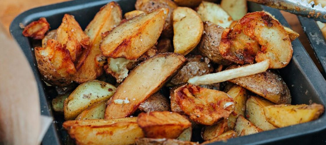 Cât de sănătoși sunt cartofii prăjiți în coajă? Medic: „Pot conține niveluri ridicate de contaminare cu metale grele și pesticide concentrate”