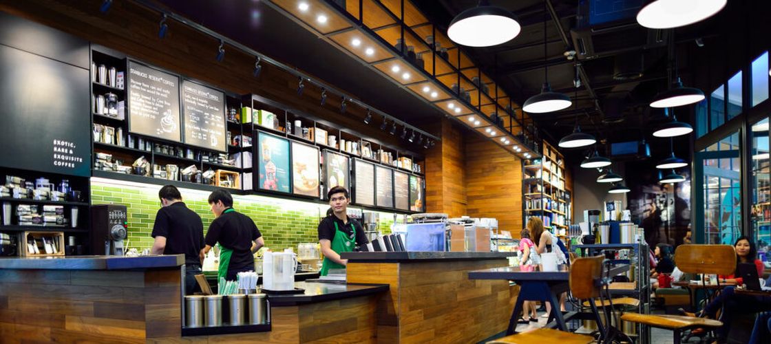 Starbucks închide peste 2.000 de cafenele din Coreea de Sud după un scandal național / Campania care a declanșat proteste și a afectat vânzările companiei