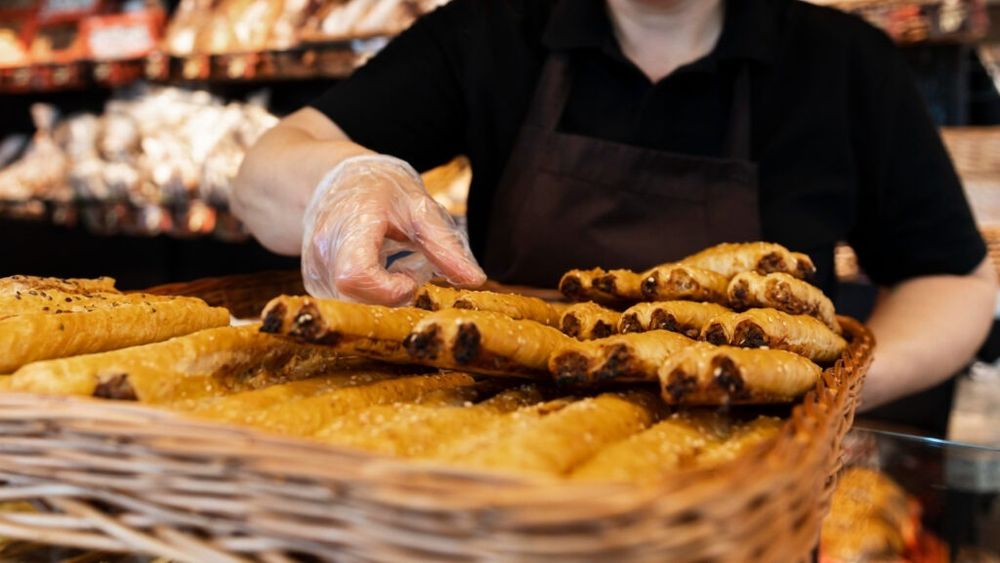 Șase magazine „Moldova” deservesc comunitatea din regiunea pariziană / Românii și moldovenii găsesc aici gustul de acasă, produse tradiționale care le alină dorul de casă