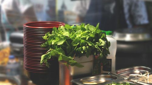 Spune adio burții umflate: efectele asupra sănătății ale ceaiului care ajută la slăbit