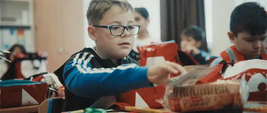 Vechile genți de livrare de mâncare, transformate în ghizdane pentru copii