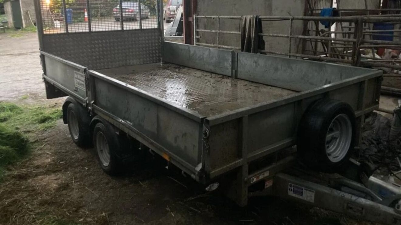 Unui fermier irlandez plecat în vacanță i-au fost furate bunuri în valoare de peste 20.000 de euro/Suspectul este chiar unul din angajații săi