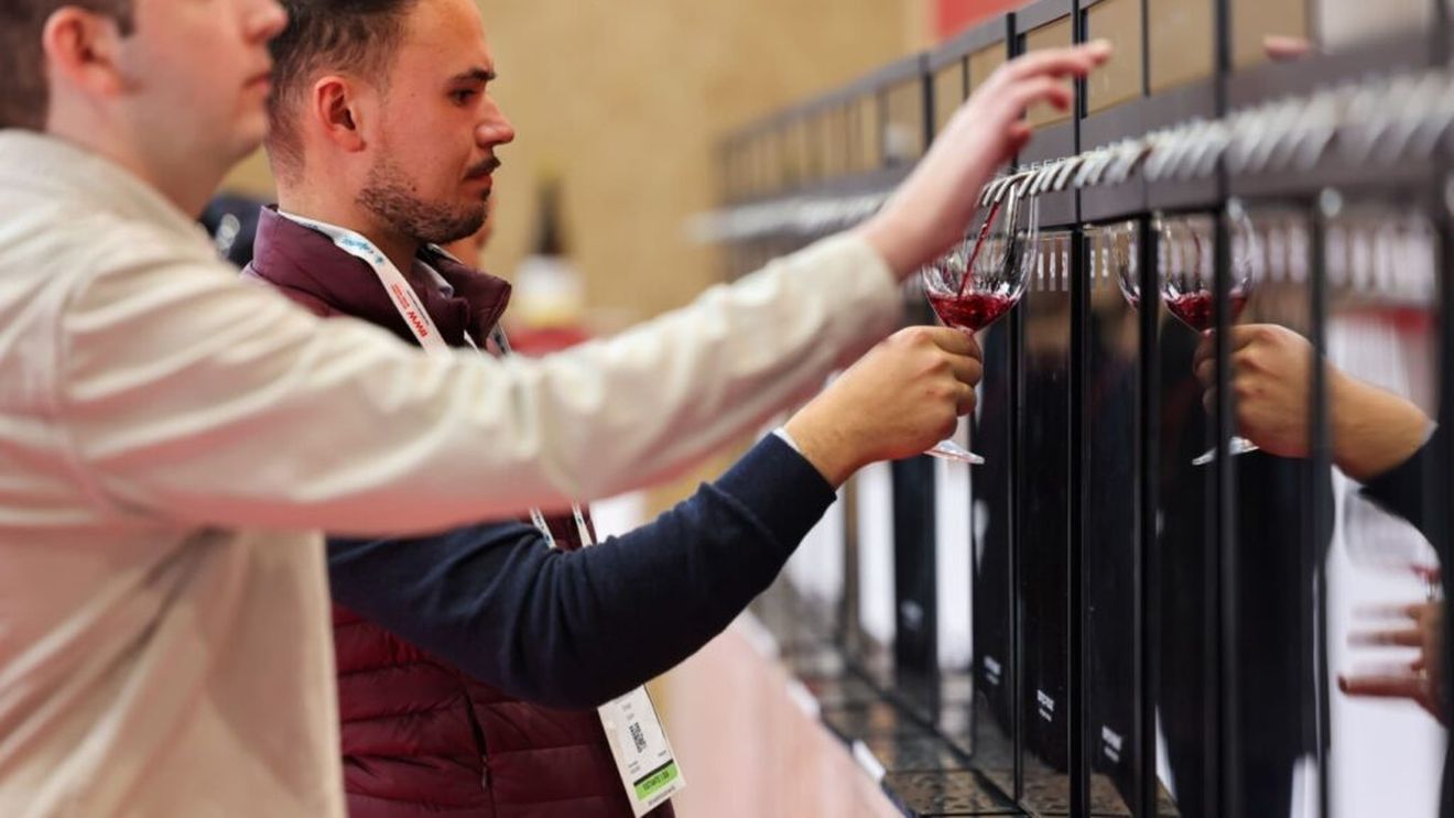 Barcelona Wine Week, târgul de referință pentru vinul spaniol de calitate, a fost locul de întâlnire, în acest an, pentru peste 1200 de producători din domeniu/ „Tendințele în lumea vinului sunt influențate, la fel ca și în restul sectorului agroalimentar, de sustenabilitate, autenticitate și adaptabilitate la noile stiluri de consum”