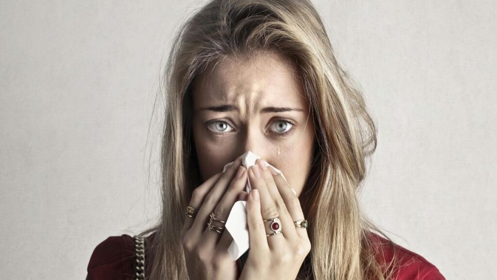 Ce alimente și băuturi ar trebui să eviți iarna, pentru a reduce riscul de răceală și tuse / Un medic internist explică în ce mod unele alimente îți pot influența nu doar digestia, ci și sistemul imunitar și sănătatea respiratorie