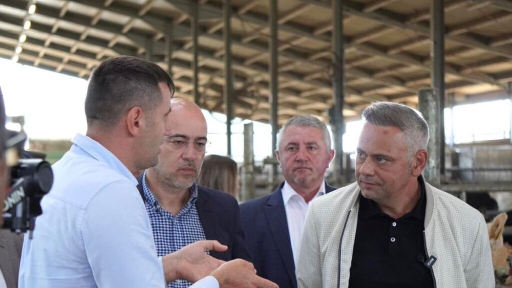 Ministrul Agriculturii, Florin Barbu: România trebuie să crească capacitatea de producţie internă în sectorul suin pentru a reduce dependenţa de importuri