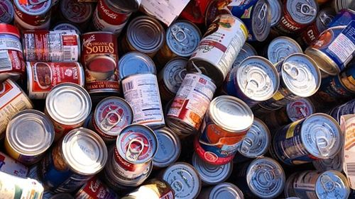 Efectul de bumerang al tarifelor vamale asupra alimentelor la conservă în Statele Unite. Ambalajele de aluminiu la un preț mai mare vor crește prețul alimentelor destinate în general categoriilor defavorizate