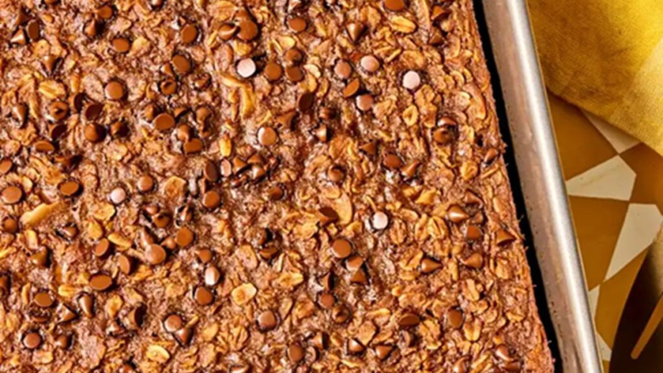 Ovăz copt cu ciocolată și banane: combinația perfectă între gust dulce și aport nutritiv, perfect pentru întreaga familie, reconfortant și sănătos