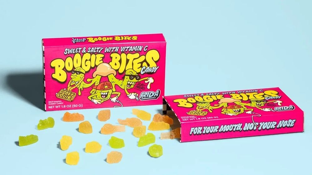 Compania care a creat înghețata cu aromă de lapte matern revine cu un produs și mai controversat / Boogie Bites sunt bomboane dulci-acrișoare care seamănă perfect la gust cu cel al mucozităților din nasul copiilor când sunt răciți