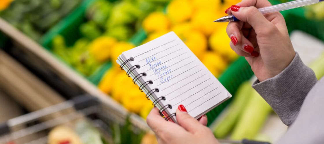 Cum poți reduce factura la cumpărături cu până la 30%. Metode simple pentru a cheltui mai puțin pe mâncare