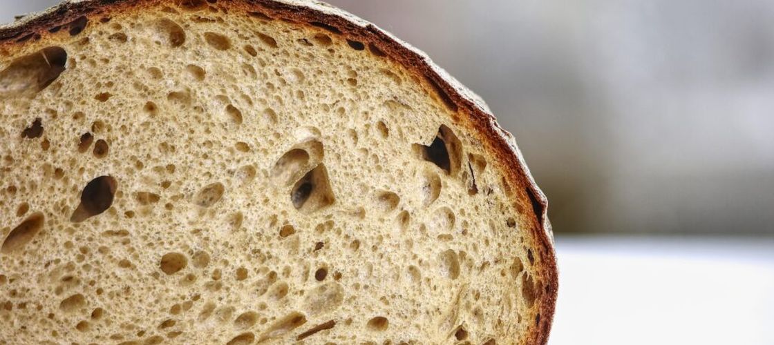 ABC în bucătărie | Când expiră, de fapt, pâinea / Patru semne care arată că nu mai este bună pentru consum, chiar dacă termenul de valabilitate nu a trecut