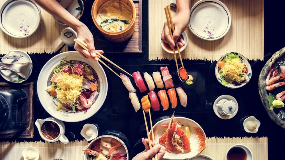 Ce mănâncă japonezii care ajung frecvent la 100 de ani / Filosofia ikigai, regula de 80% și obiceiurile asociate cu o viață lungă și sănătoasă