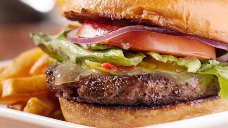 STUDIU „Fast-food-ul” și dulciurile din copilărie modifică ireversibil creierul, chiar dacă la maturitate mănânci sănătos
