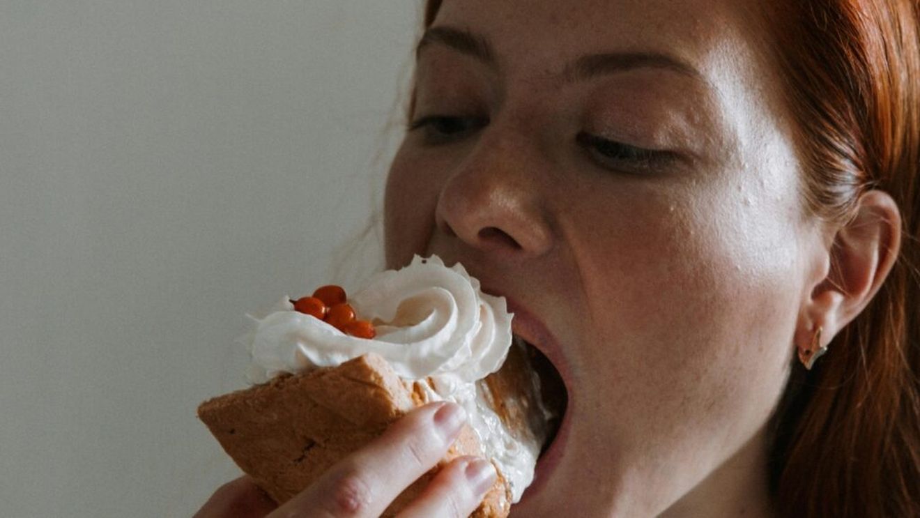 Ar trebui să renunți la desert atunci când încerci să slăbești? / O nutriționistă recomandă să mănânci conștient și să nu treci desertul pe „alimentelor interzise”