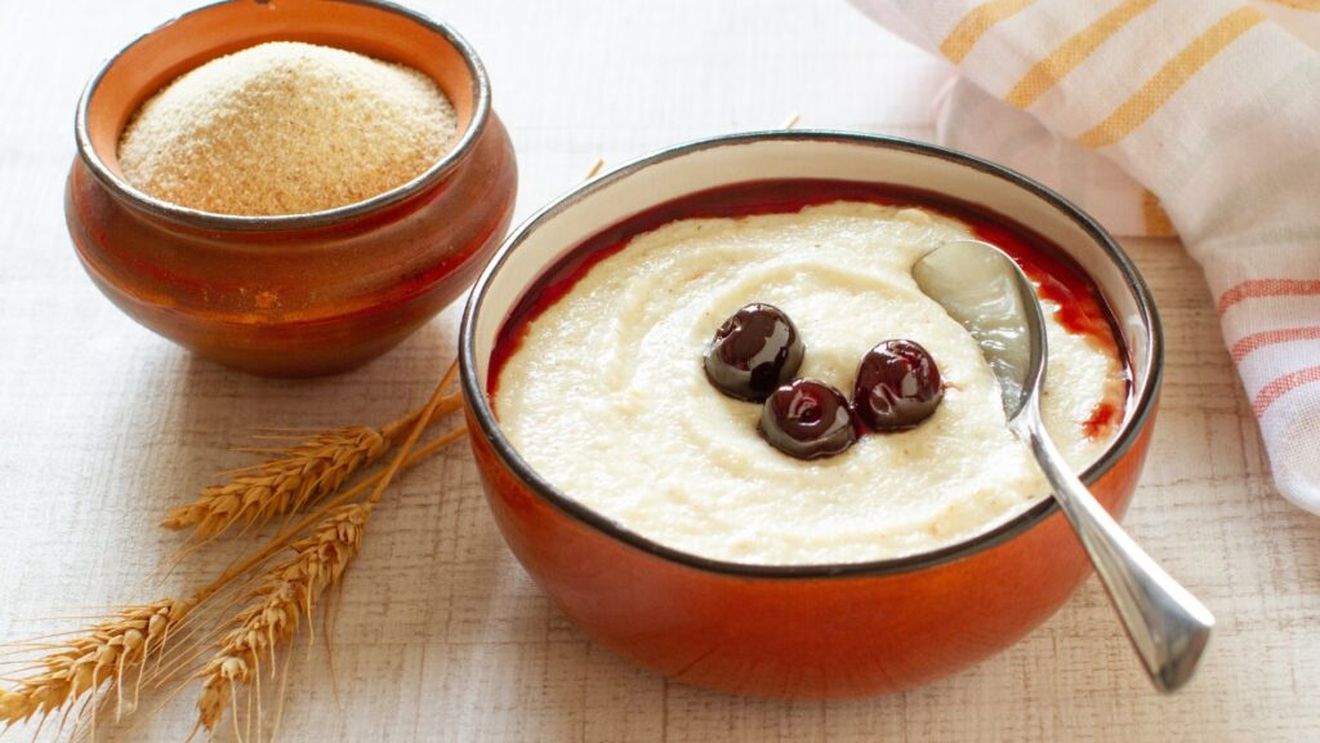 Mureş: Grişul cu lapte, reinventat de elevi într-un proiect despre identitatea gastronomică românească / „Am făcut o dulceaţă de afine în care am adăugat portocale şi scorţişoară”