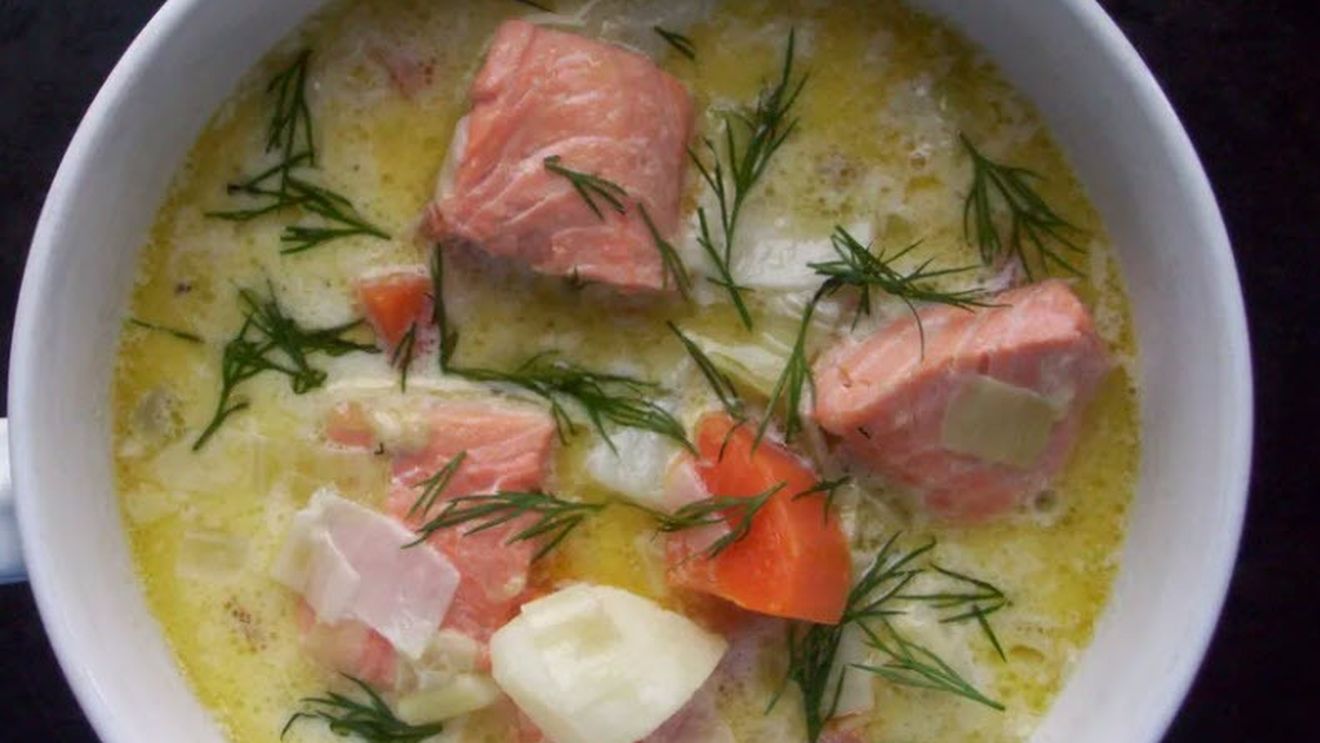 Rețetele Juanitei | Lohikeitto, o supă cremoasă de somon, este originară din Finlanda și extrem de benefică pentru temperaturile scăzute ale iernii/ Încălzește corpul, creează bună dispoziție și te pune pe picioare la primele semne de răceală