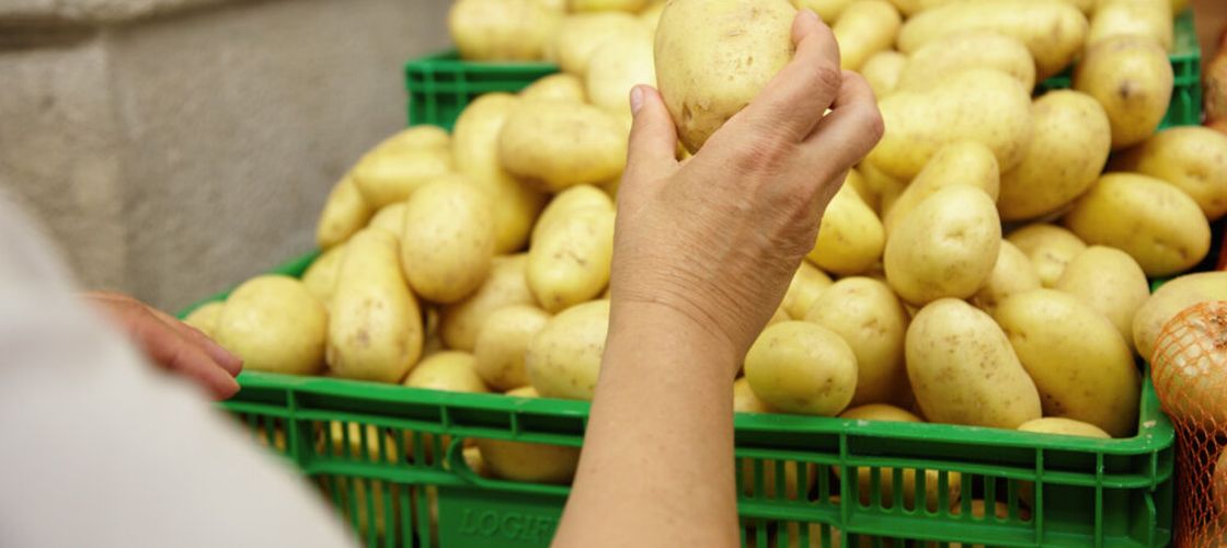 Cartofii pot rezista de trei ori mai mult dacă sunt ținuți în frigider / De ce vechea regulă a cămării s-a schimbat