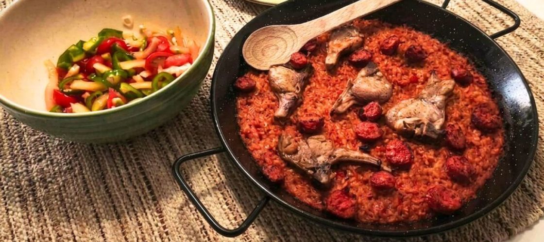 VIDEO | Rețetele Juanitei | Orez cu miel, un preparat tradițional spaniol adaptat la gusturi de Paște