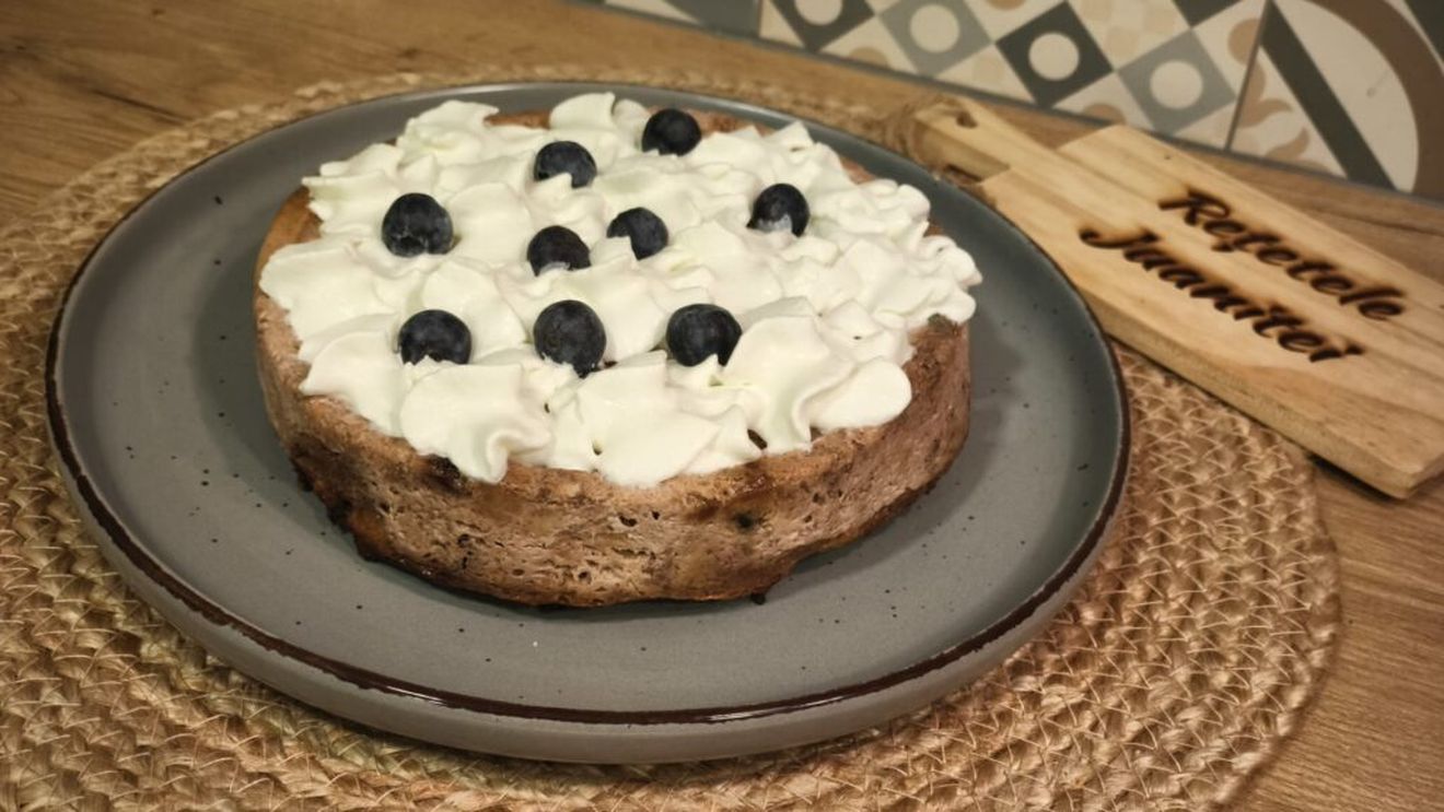 Rețetele Juanitei | Desert de Sfântul Ioan - reciclat din resturi de prăjituri și cu o cremă de casă/ Se poate servi cald sau rece