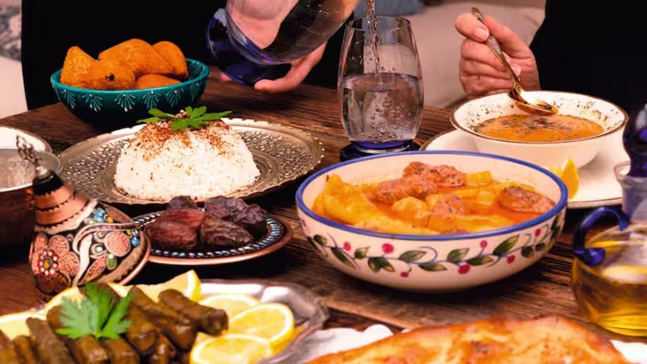 Pachetele all-inclusive din Turcia vor fi mai scumpe cu 30% anul viitor, dar și serviciile se vor îmbunătăți, promit hotelierii din Antalya/ Inflația din această țară obligă operatorii hotelieri să ridice costul serviciilor turistice