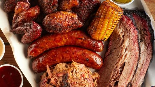 Te întrebi câtă grăsime ar trebui să consumi zilnic?/O nutriționistă explică diferențele dintre tipurile de grăsimi și ne dezvăluie cum să păstrăm echilibrul / Excesul poate fi dăunător, iar un aport prea mic poate duce la deficiențe de nutrienți și energie