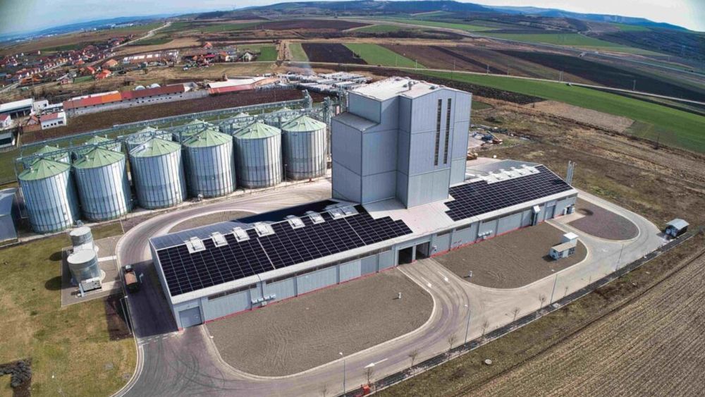 UBM Feed Romania, liderul pieţei de furaje din România, a fost achiziționat integral de grupul ungar Poultry investment și de către grupul agricol East Grain, controlat de fostul premier ceh Andrej Babiš