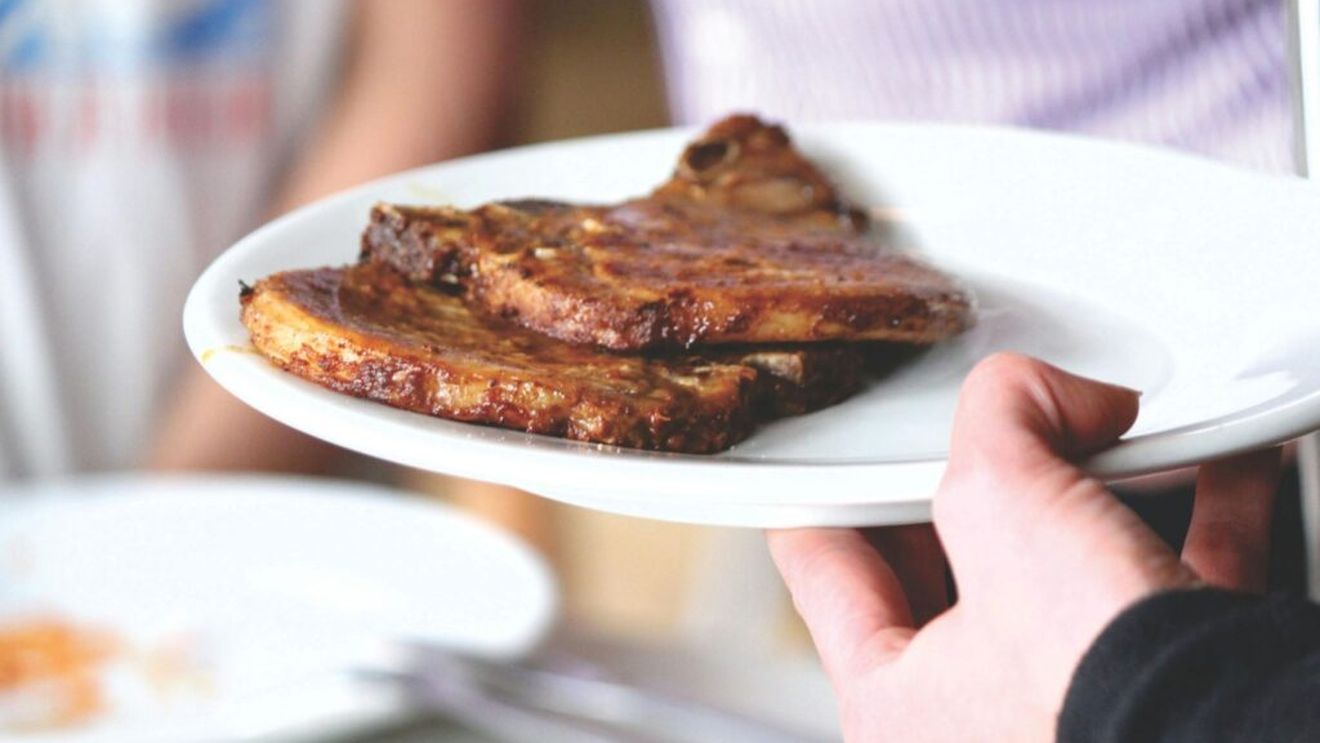 Spaniolii au mâncat peste un milion de tone de carne de porc / Scad vânzările de produse care imită carnea / Un retailer din Marea Britanie încheie un parteneriat cu procesatorii - Dr. Abraham, Analiza Pieței Porcului, Săptămâna 17