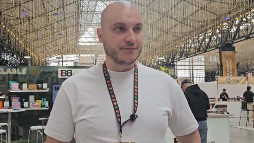 VIDEO | Românii aleg tot mai des ambalajele din hârtie pentru cafea. Mihai Toth, The Bag Broker: „Consumatorii cer soluții eco-friendly și pun presiune inclusiv pe autorități să îmbunătățească infrastructura”