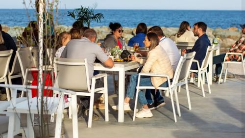 Restaurantul Golful Pescarilor din Agigea, închis temporar de Protecția Consumatorilor după o reclamație privind o posibilă toxiinfecție alimentară