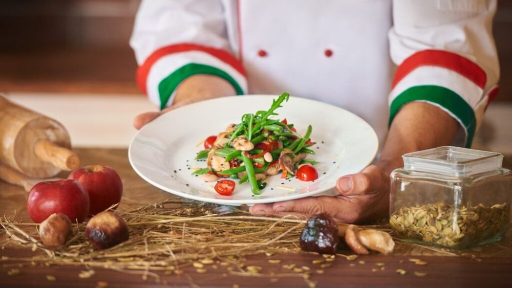 De ce salatele de la restaurant au un gust mai bun, potrivit bucătarilor/Alegerea ingredientelor este cel mai important lucru