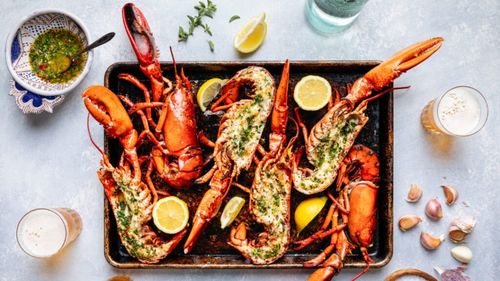 De la mâncare de supraviețuire la delicatese de lux. Zece alimente exclusiviste care, inițial, erau consumate de oamenii foarte săraci: de la sushi, caviar și ton roșu 