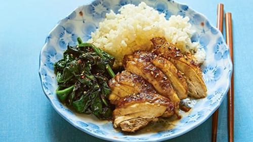 Pui teriyaki lipicios și picant, gata în 20 de minute / Rețeta simplă care transformă o cină banală într-un festin asiatic