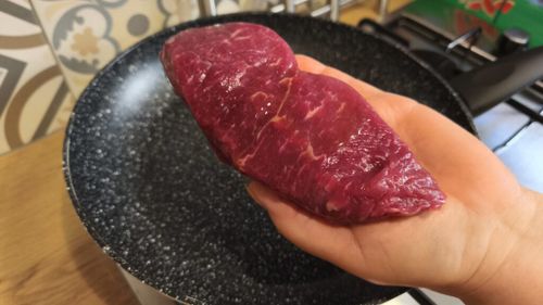 GALERIE FOTO | ABC în bucătărie | Cât ulei sau unt ar trebui să pui în tigaie și cum pentru a găti corect carnea. Sfaturi de la chefi celebri